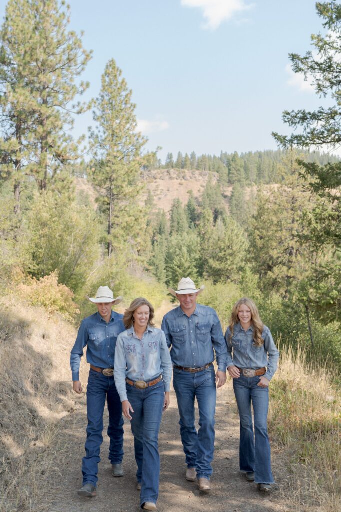 La Grande Outdoor family portrait by Robin Jolin.