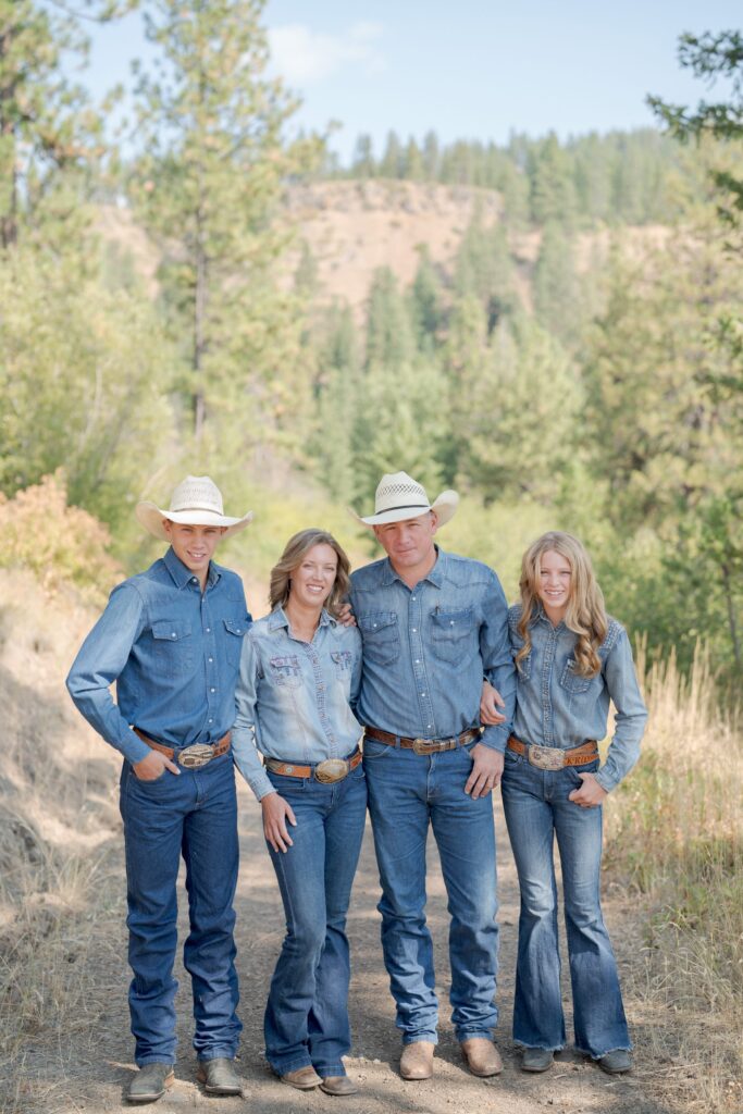 Petite Family Portraits in La Grande, Oregon.