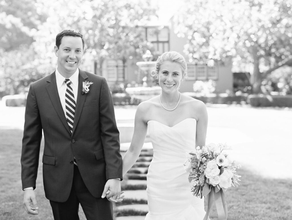 Outdoor wedding photography in Atherton, California by Robin Jolin.